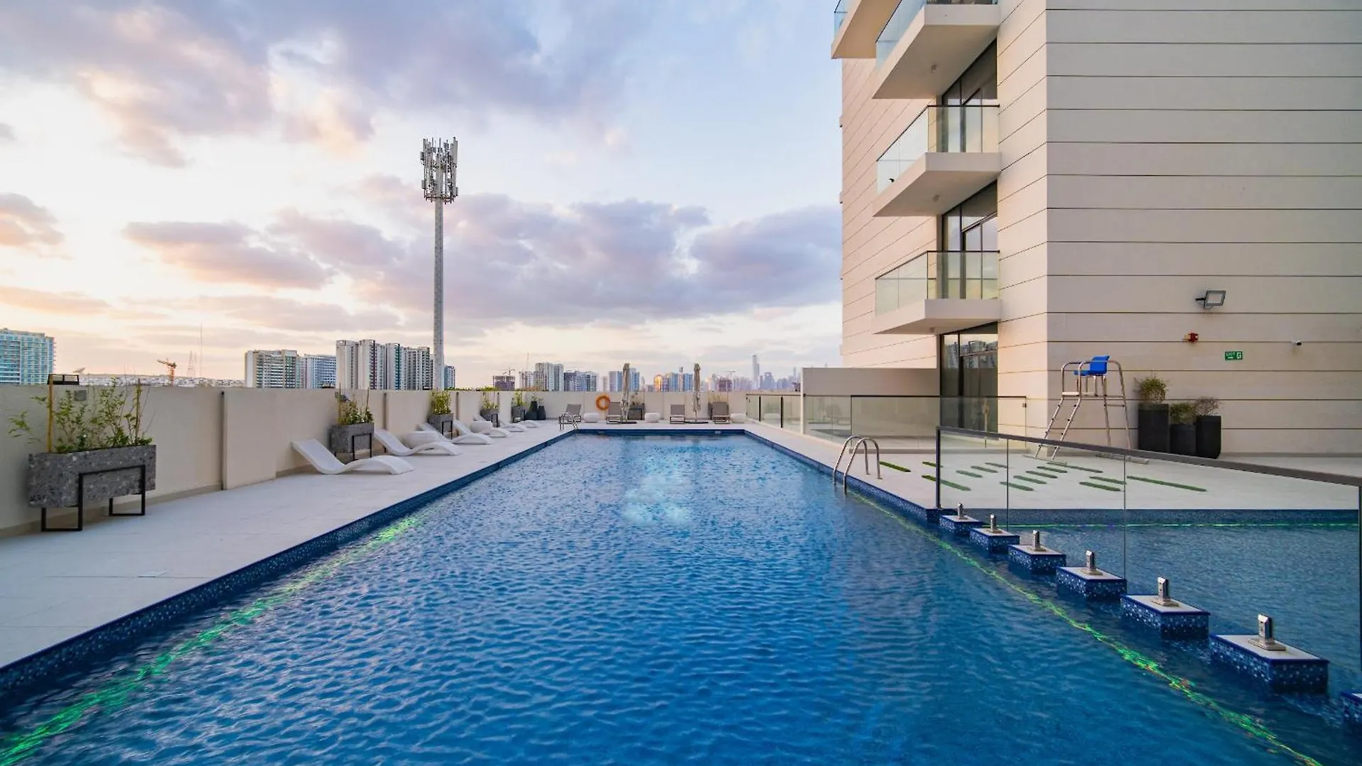 דירה דובאי Sunny Studio, Pool, Villa Views, Near Metro