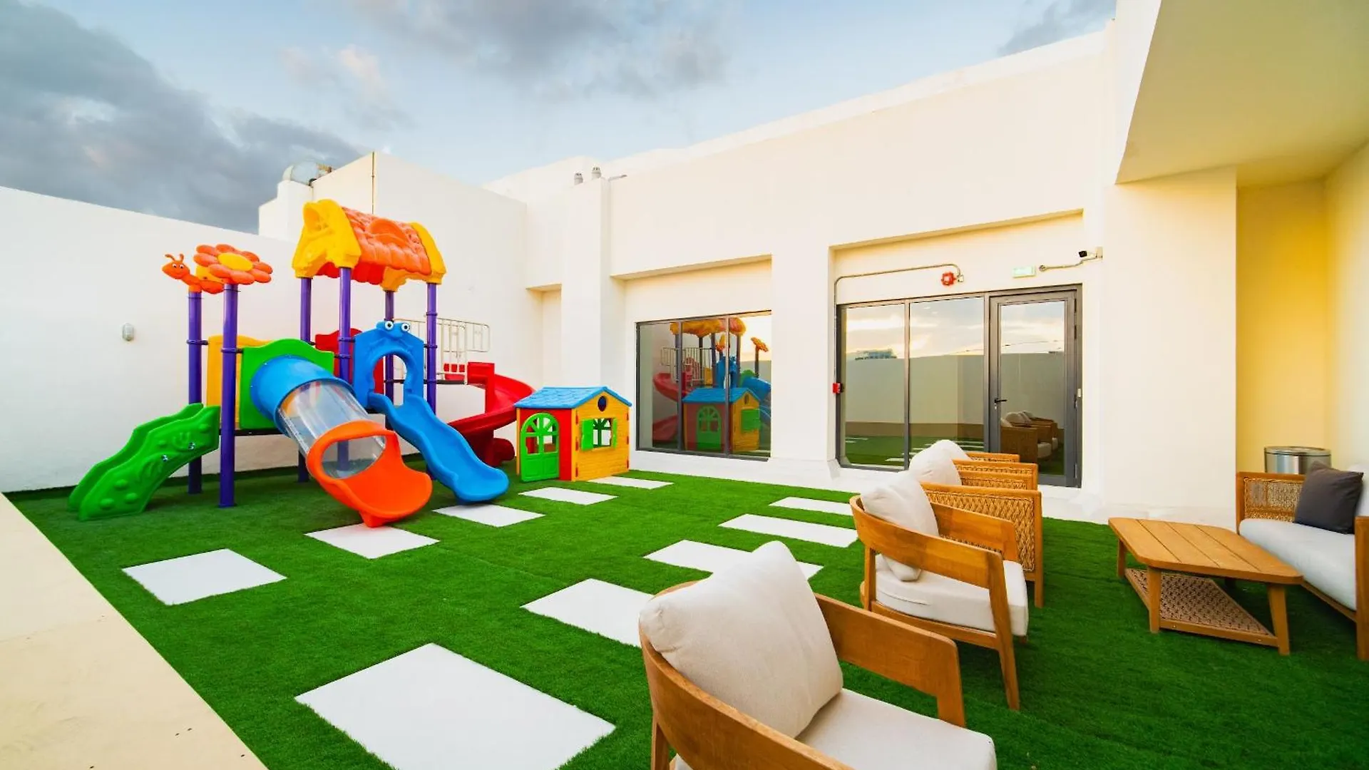 Apartment Sunny Studio, Pool, Villa Views, Near Metro Dubai