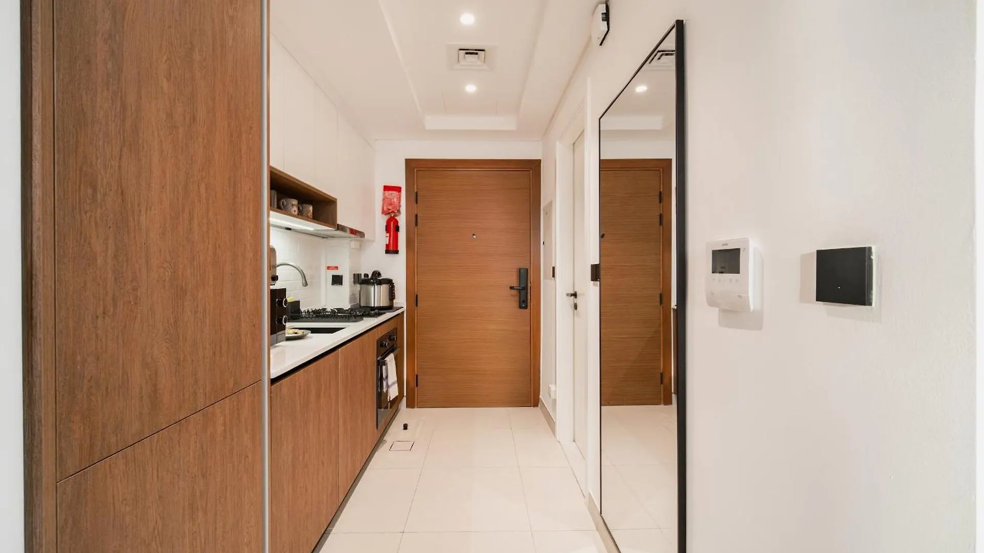 Sunny Studio, Pool, Villa Views, Near Metro Dubai